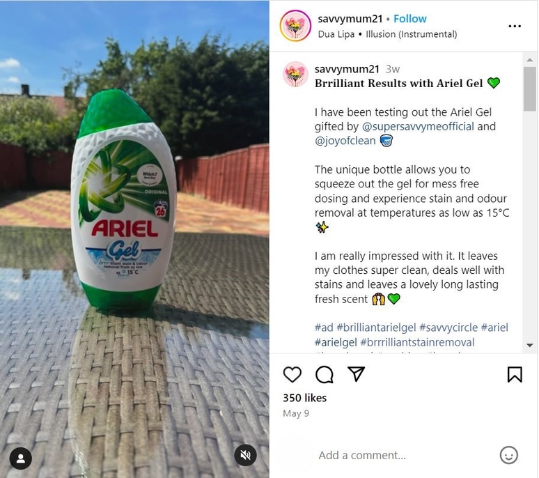 Laundry with Ariel Gel outside in the garden 