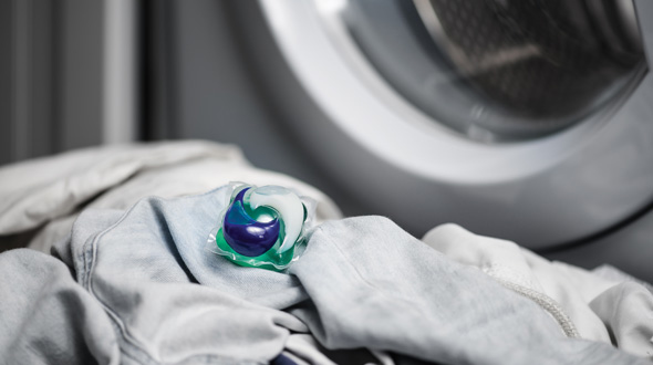 Join us over the next eight weeks, as we get our hands on their new 3in1 Pods, the first ever detergent to Clean, Lift Stains and Brighten our laundry! 