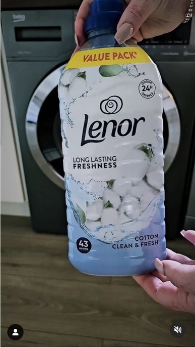 Fab laundry routine with Lenor Fabric Conditioner 